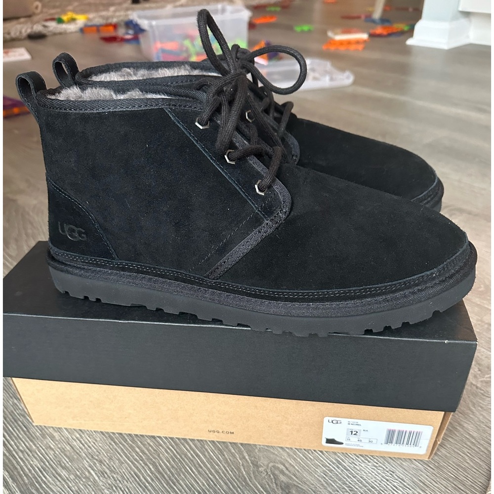 Men’s Ugg suede Neumel Boots NWT